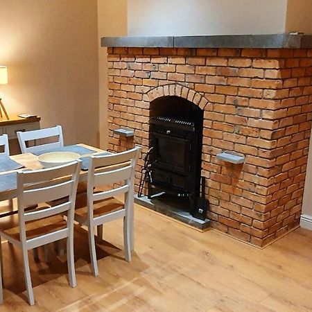 Riverside Marina Apartments Lanesborough 외부 사진