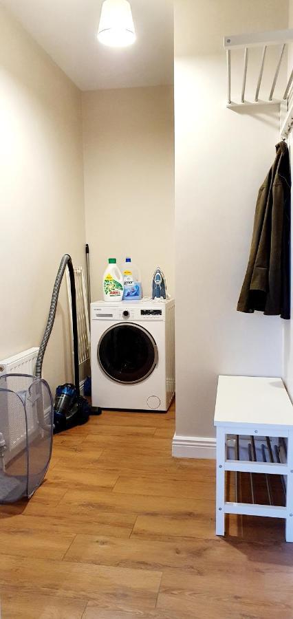 Riverside Marina Apartments Lanesborough 외부 사진