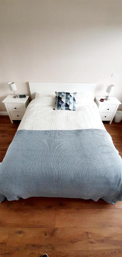 Riverside Marina Apartments Lanesborough 외부 사진