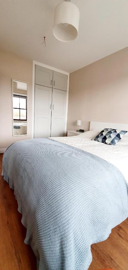 Riverside Marina Apartments Lanesborough 외부 사진