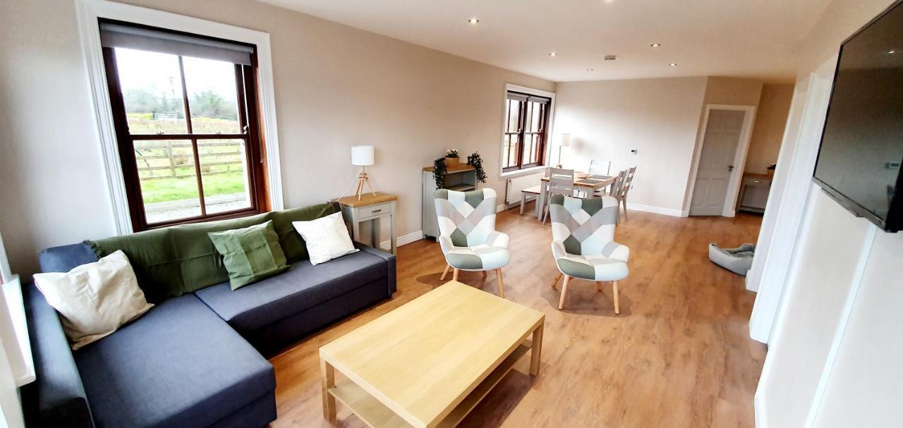 Riverside Marina Apartments Lanesborough 외부 사진