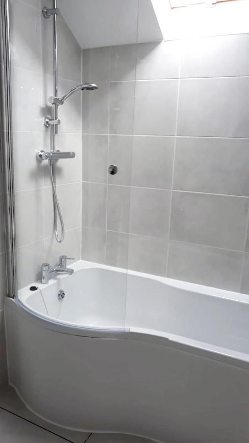 Riverside Marina Apartments Lanesborough 외부 사진