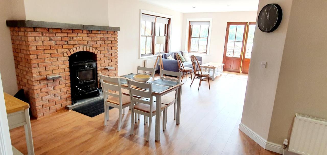 Riverside Marina Apartments Lanesborough 외부 사진