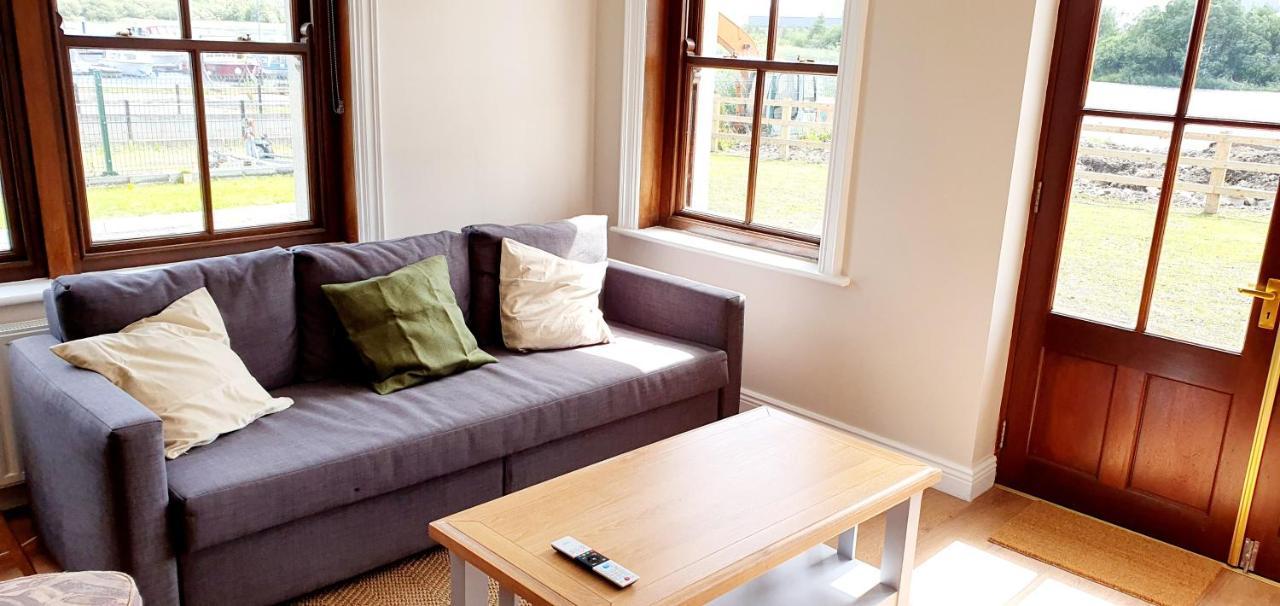 Riverside Marina Apartments Lanesborough 외부 사진
