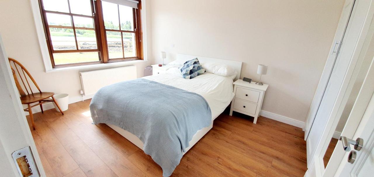 Riverside Marina Apartments Lanesborough 외부 사진